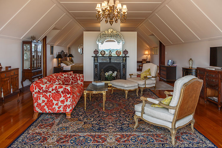 Lake Karapiro Suite Versace Suite Lounge Lake Karapiro Suite Versace Suite Lounge